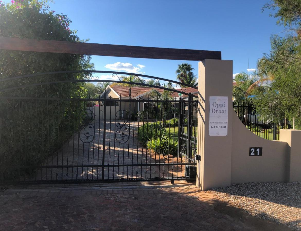 Oppi Draai Guesthouse Oudtshoorn Eksteriør billede