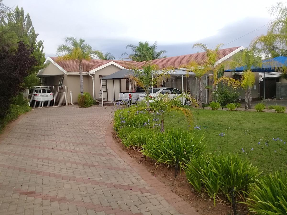 Oppi Draai Guesthouse Oudtshoorn Eksteriør billede